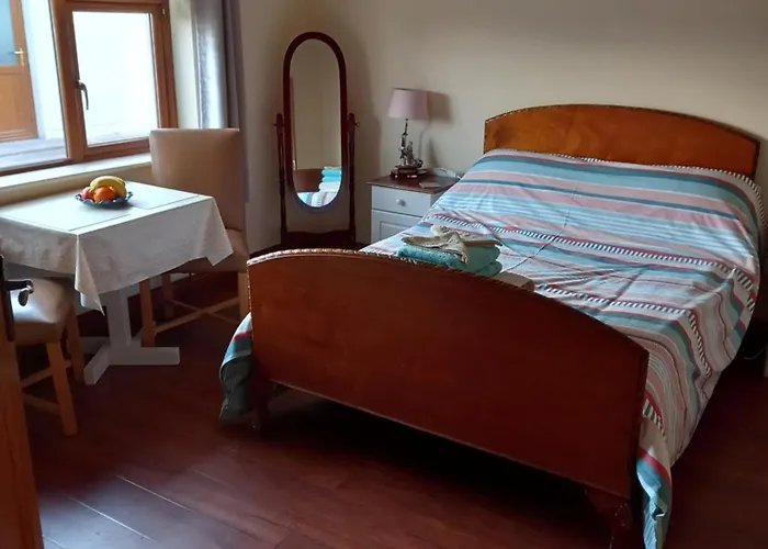 Four Seasons * Waterford